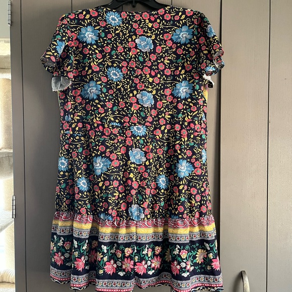 LAST CHANCE Floral Wrap Mini Dress - Picture 6 of 15